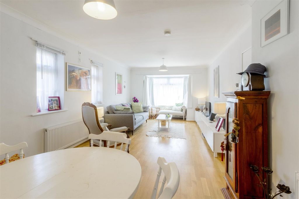 Property photo 3 of 15 Lounge/Dining Room
