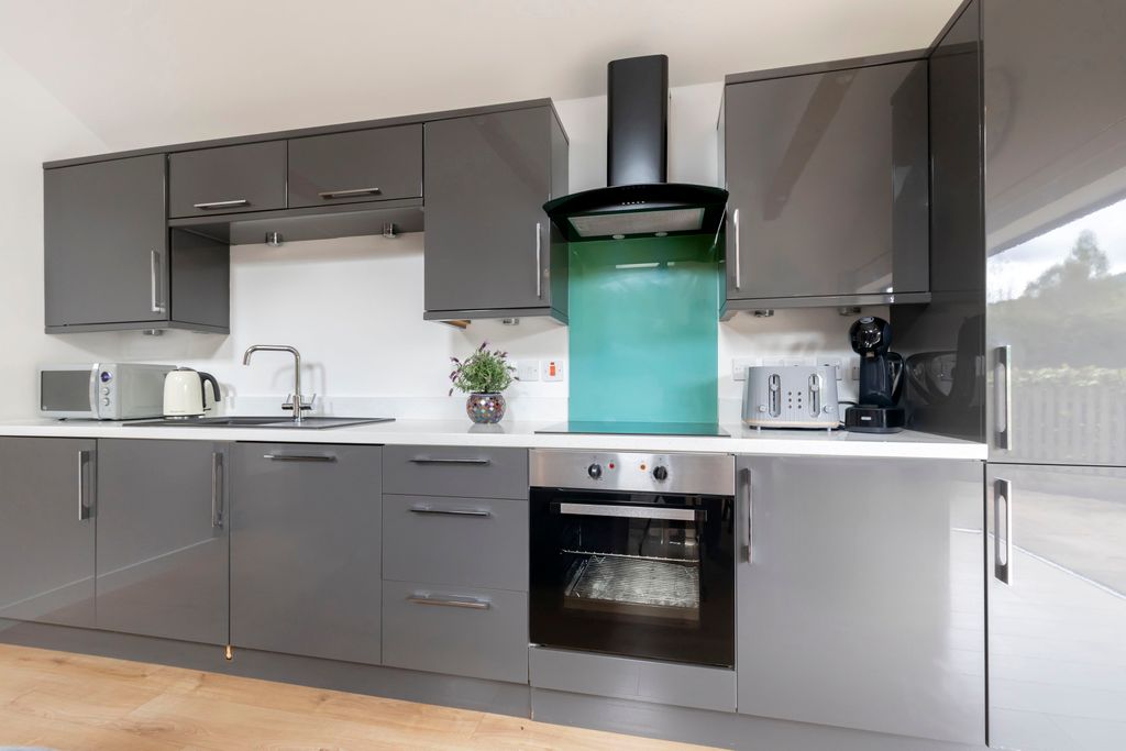 Property photo 2 of 10 Yew Tree Cottage-21