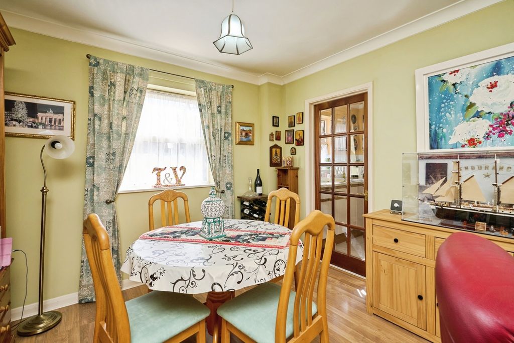 Property photo 2 of 15 Photo