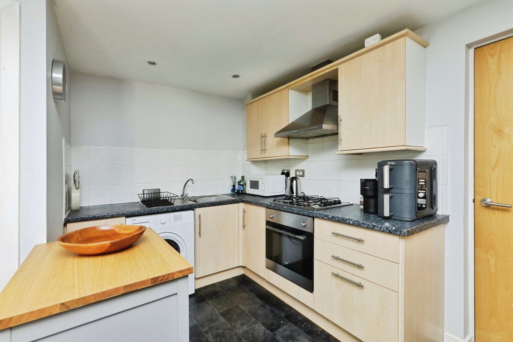 Property photo 3 of 11