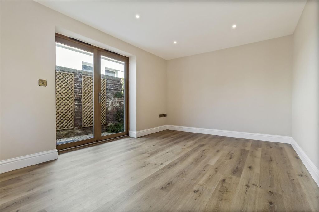 Property photo 3 of 18 Img_9626.Jpg