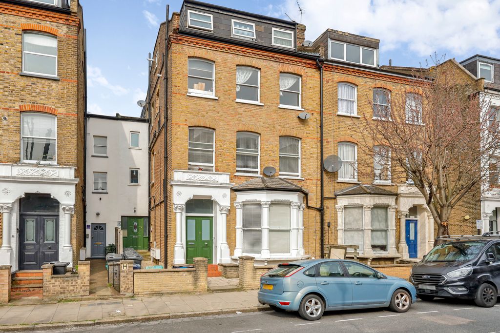 Property photo 3 of 17