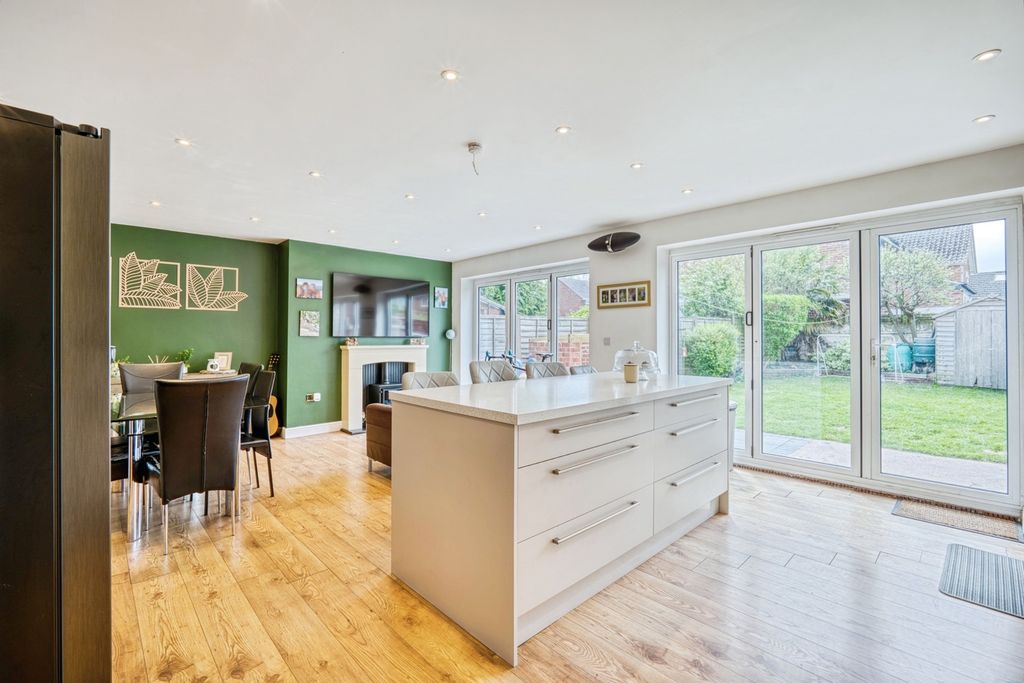 Property photo 3 of 13 Pbox-Img.Jpg