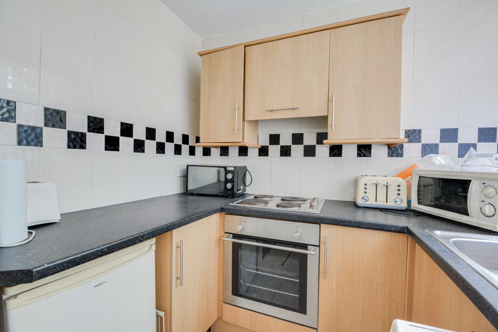 Property photo 3 of 9