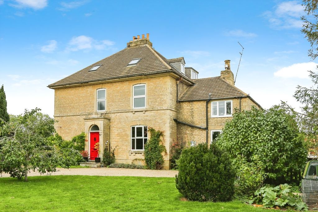 Property photo 1 of 20