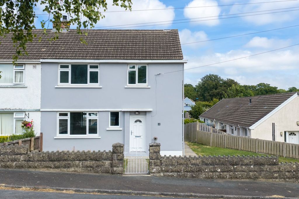 Property photo 2 of 21