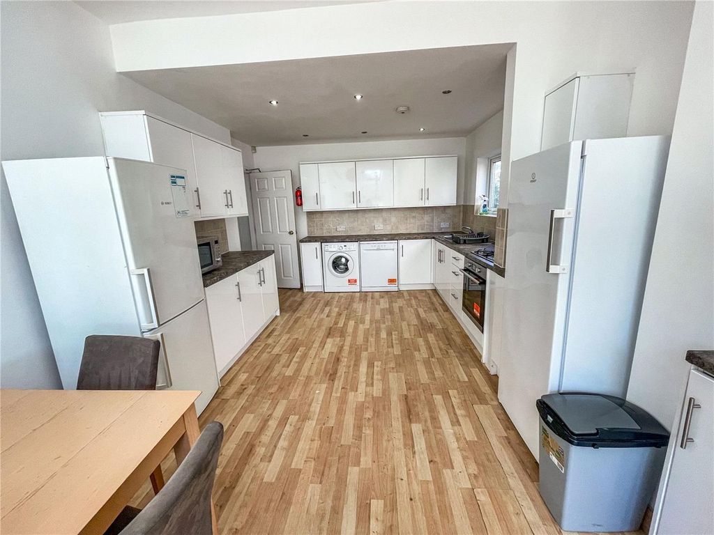 Property photo 2 of 15 Kitchen
