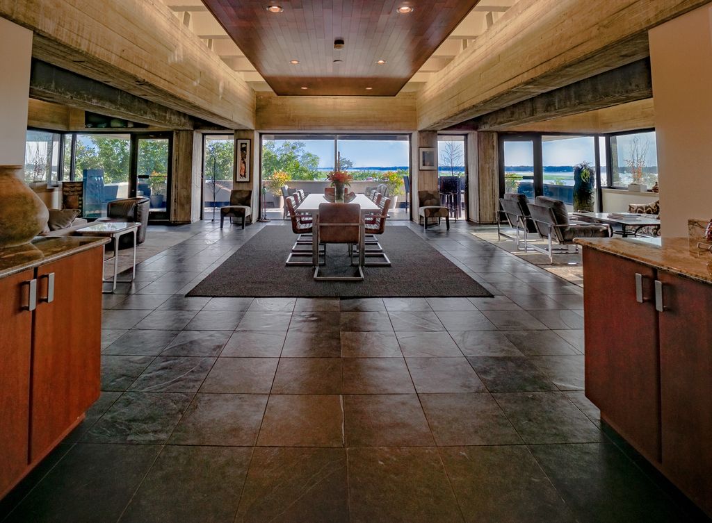 Property photo 3 of 40