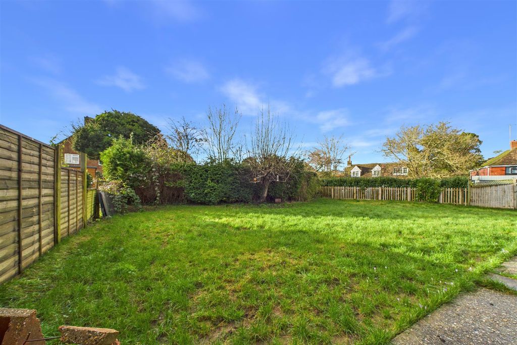 Property photo 2 of 11 Cam01894G0-Pr0265-Still004.Jpg