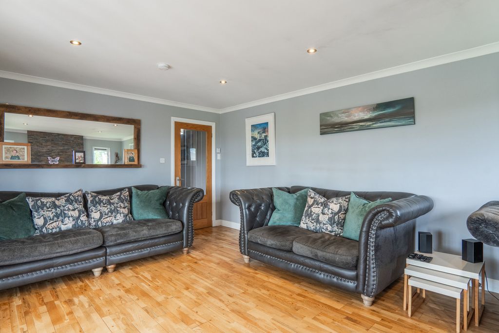 Property photo 3 of 47