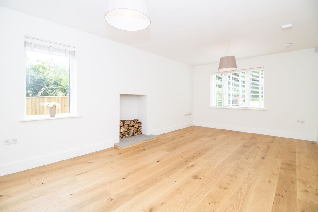 Property photo 2 of 11 5