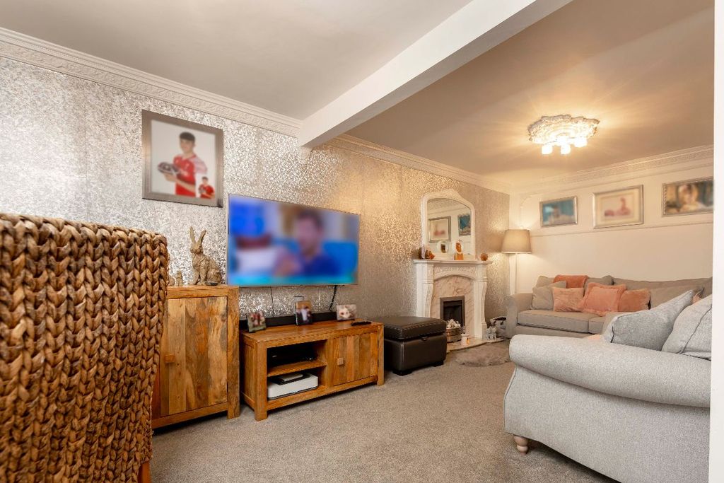 Property photo 2 of 24