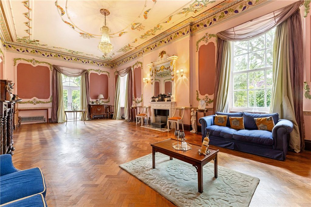 Property photo 2 of 37 Picture No. 14