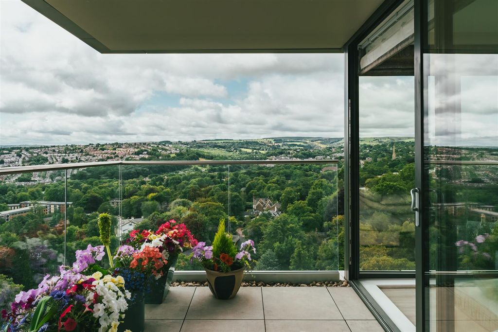 Property photo 3 of 30 Balcony