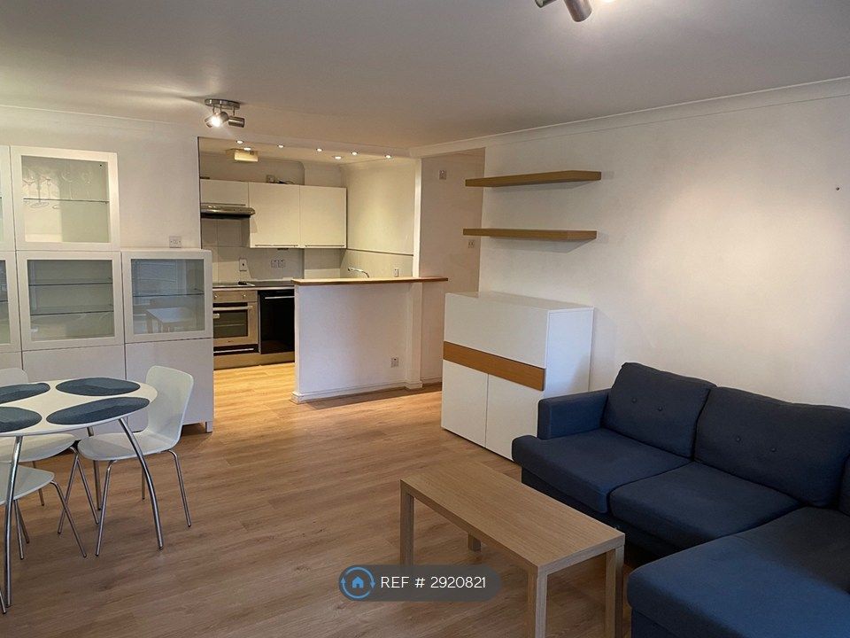 Property photo 3 of 9 Lounge