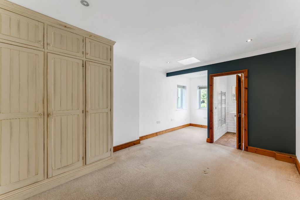 Property photo 3 of 19 4482547
