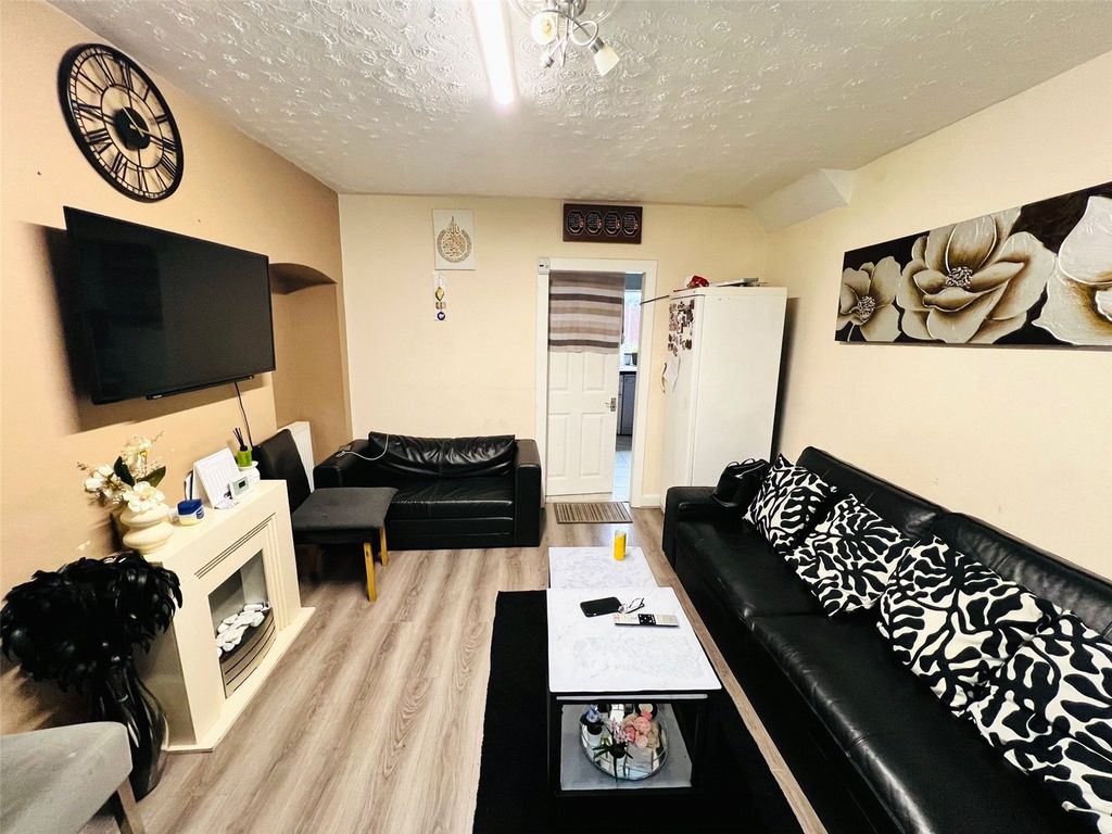 Property photo 3 of 9 Picture No. 05