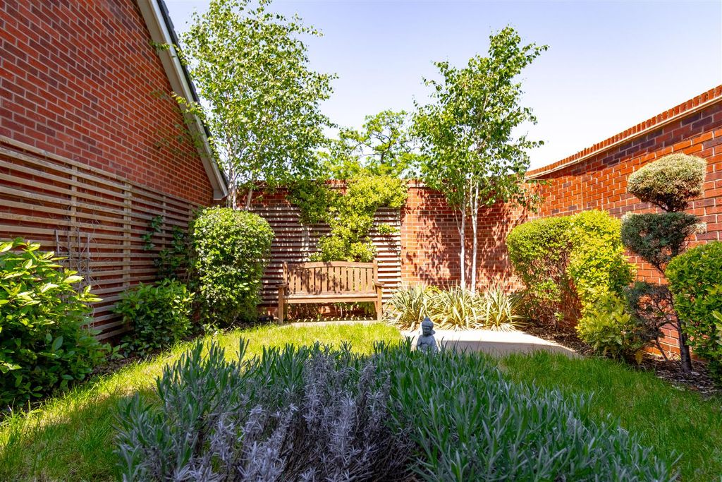 Property photo 1 of 22