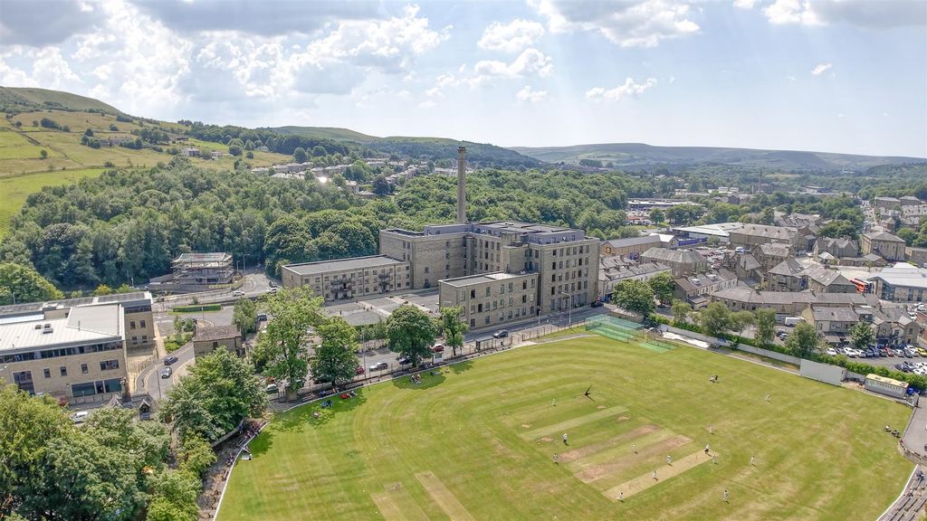 Property photo 1 of 18 Aerial Setting