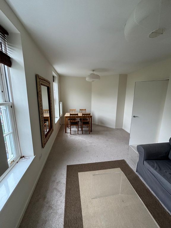 Property photo 3 of 8 Gallery