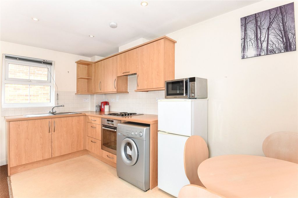 Property photo 3 of 6 Picture No. 12