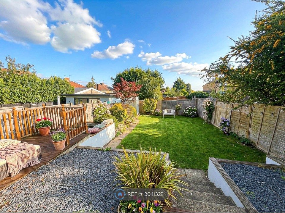 Property photo 2 of 25