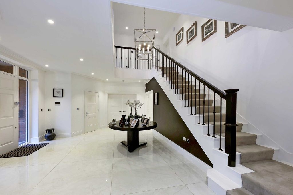Property photo 3 of 26 Picture No. 09
