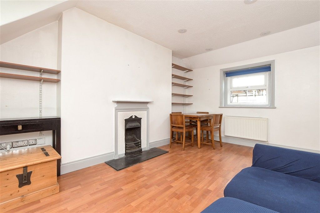 Property photo 3 of 11 Lounge/Diner