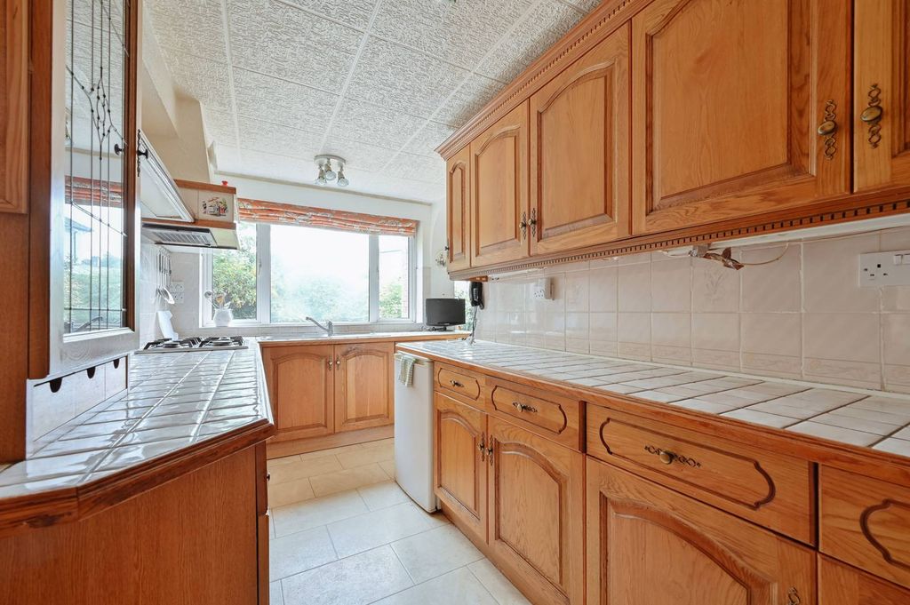 Property photo 3 of 24