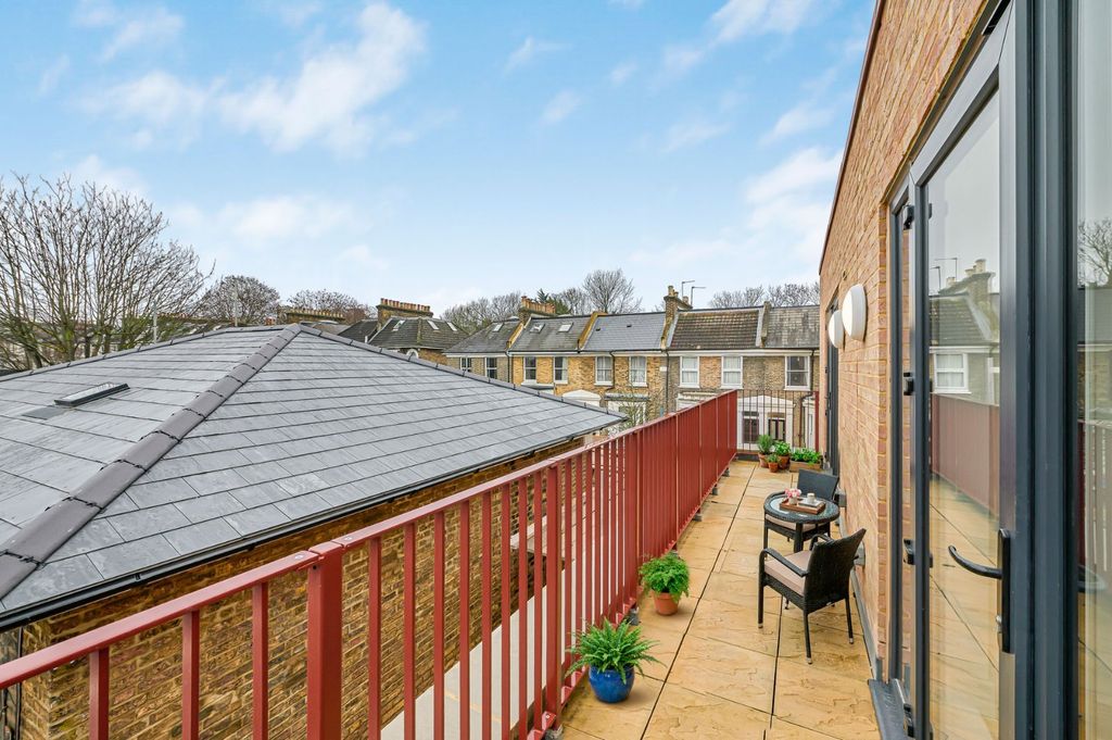 Property photo 2 of 7 Picture No. 01