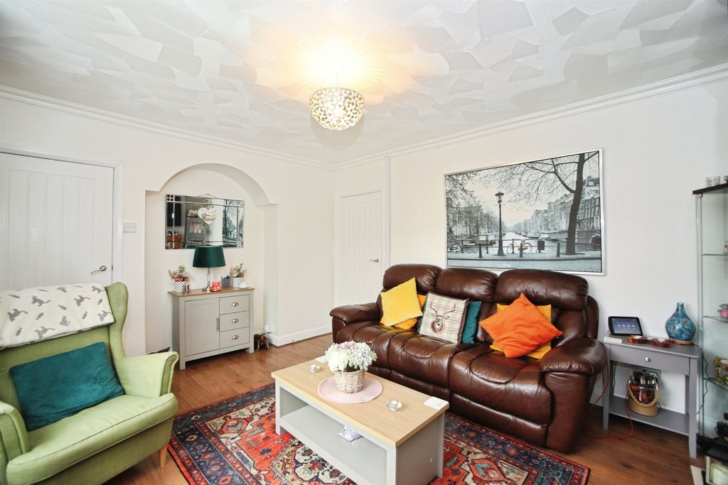 Property photo 3 of 21