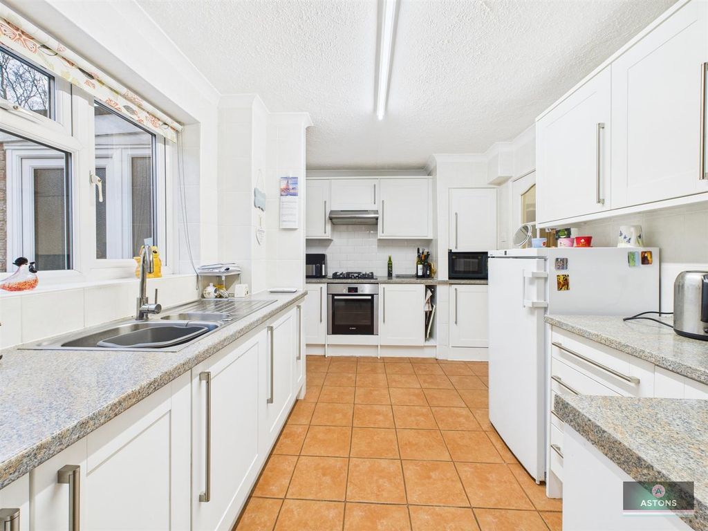 Property photo 3 of 14 Cam04622G0-Pr0167-Still008.Jpg