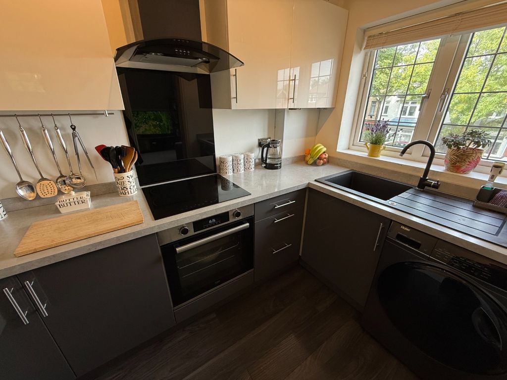 Property photo 3 of 10 5221823