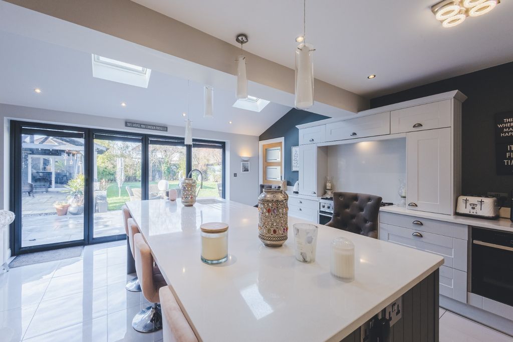 Property photo 2 of 20 4800544