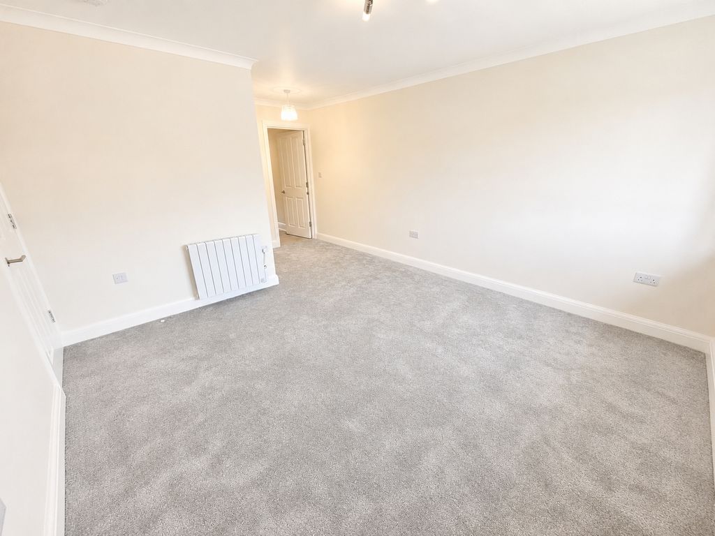 Property photo 2 of 10 Photo 11