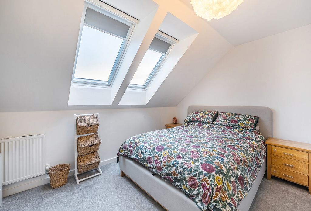 Property photo 3 of 23 1377012-19-691225...