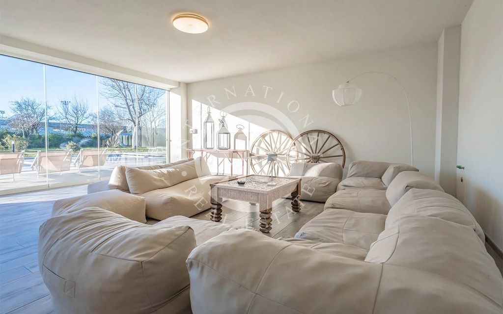 Property photo 1 of 37