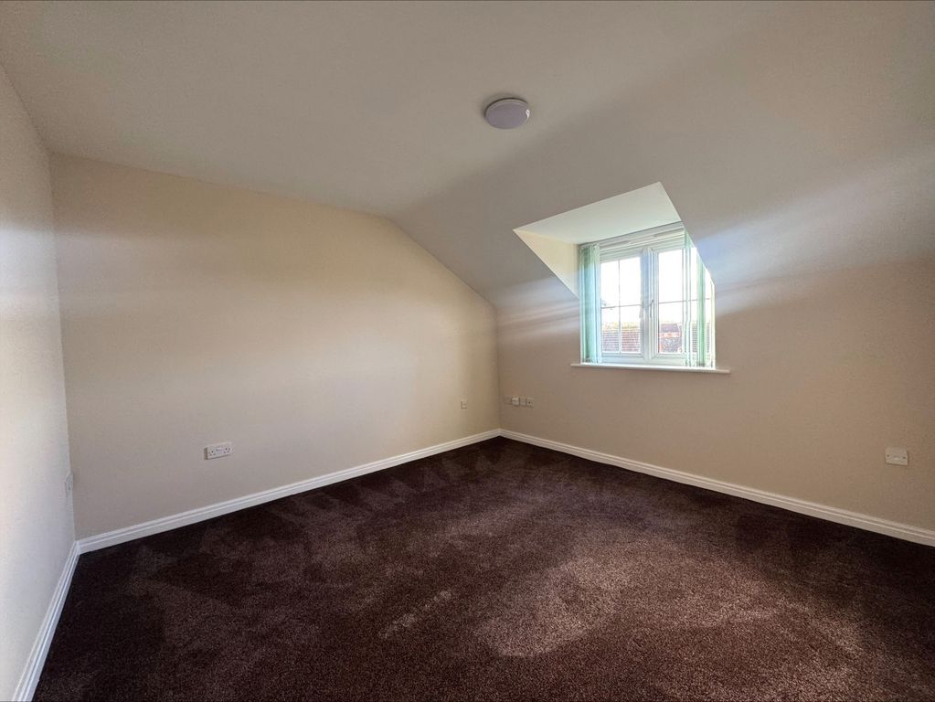 Property photo 2 of 10 Living Room