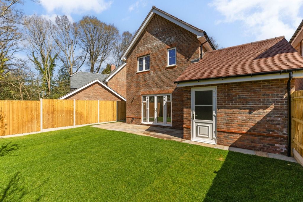 Property photo 3 of 23