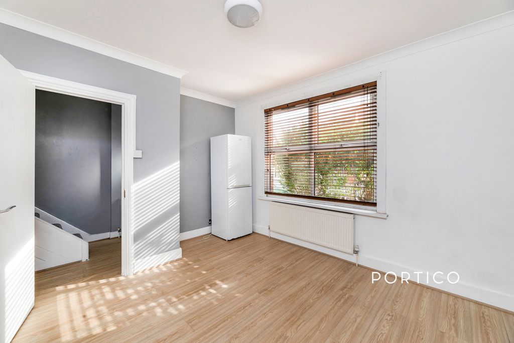 Property photo 2 of 10 Photo