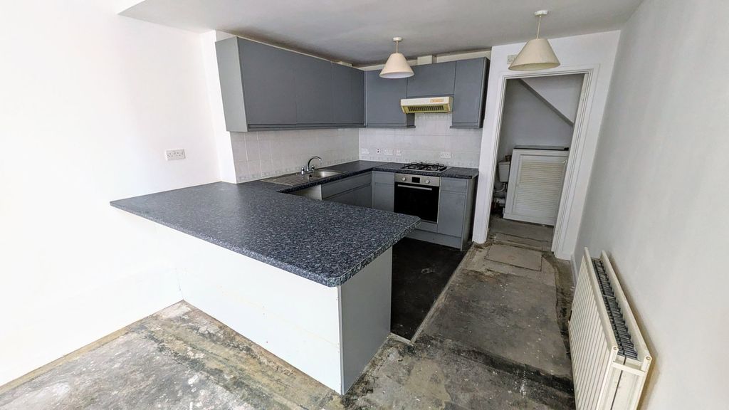 Additional image 4 of 1 bed flat for saleBread Street, Penzance TR18