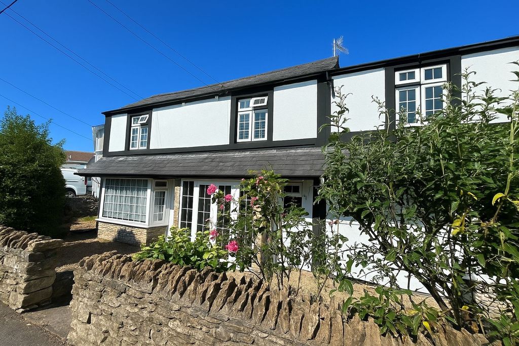 Property photo 1 of 11