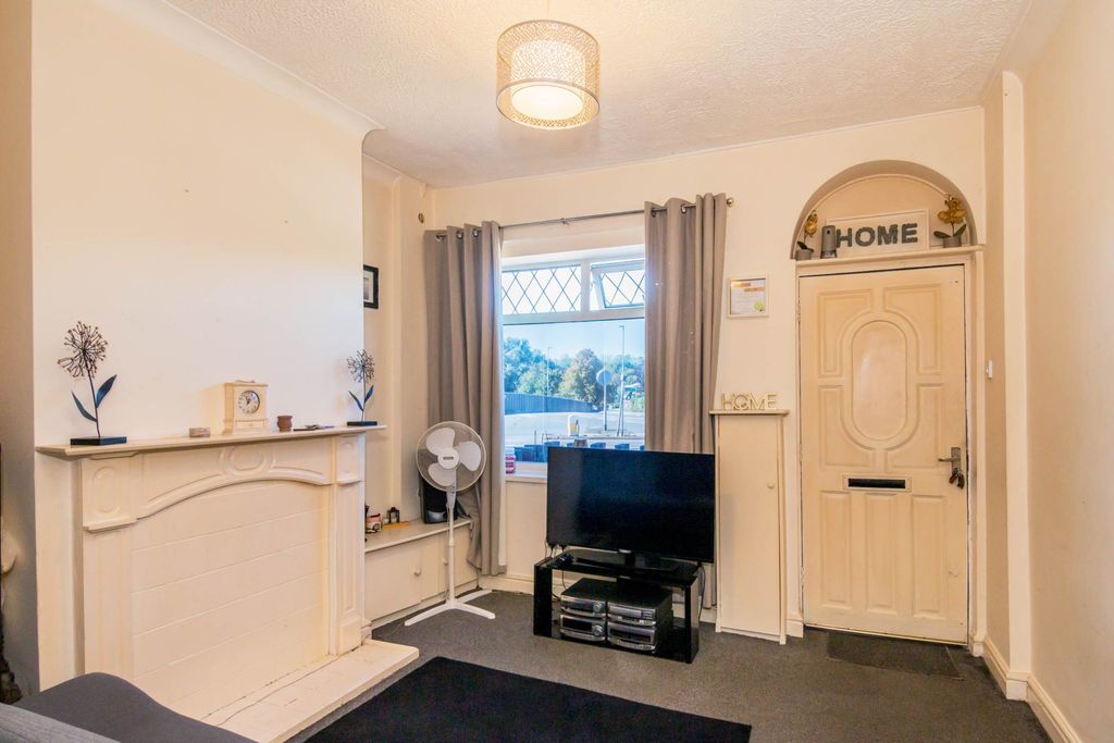 Property photo 2 of 13