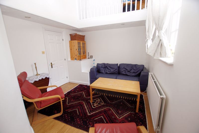 Property photo 2 of 10 Lounge