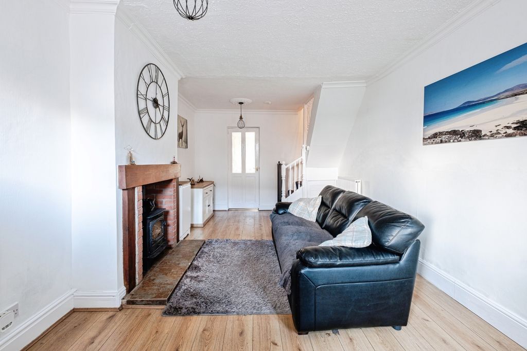 Property photo 2 of 13