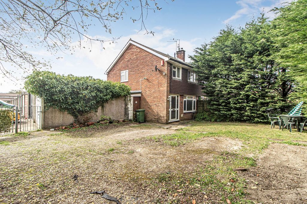 Property photo 2 of 31