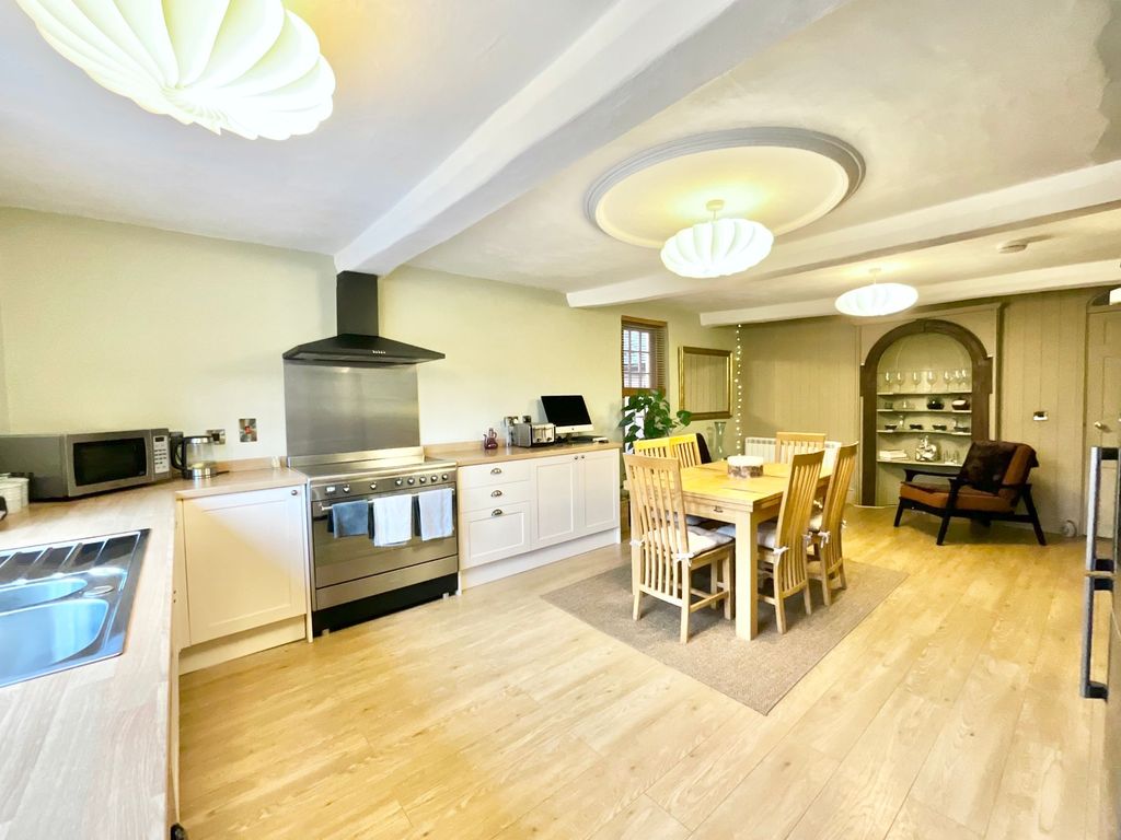 Property photo 3 of 38