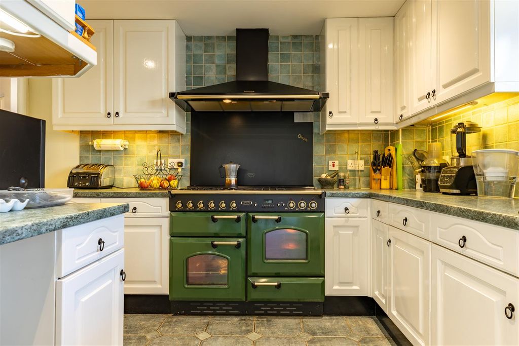 Property photo 2 of 26 41 Lewis Lane (22).Jpg