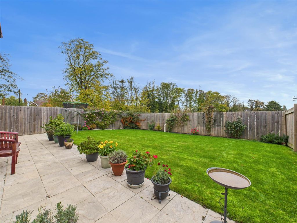 Property photo 3 of 19 Outside