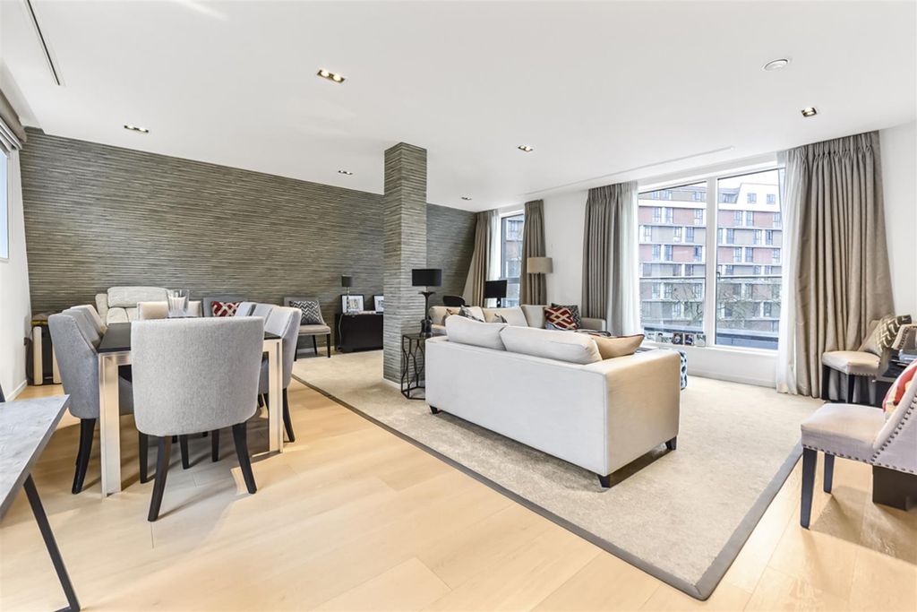 Property photo 1 of 13 Spacephoto (7).Jpg